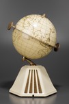 Ivory Plaskon Colonial ”New World” 158 Globe Radio - Loewy Design